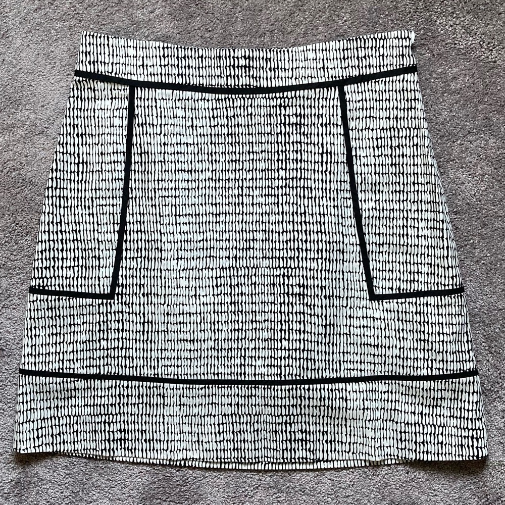 Ann Taylor Factory black and white A-line skirt, above the knee length